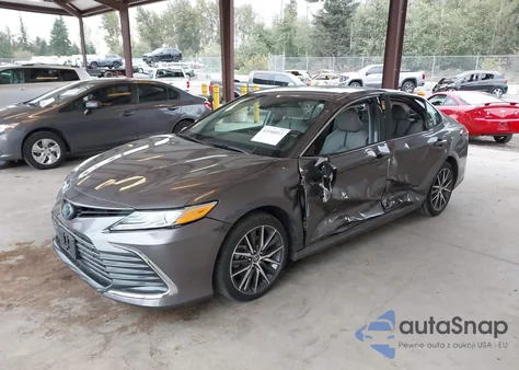 2023 Toyota Camry Xle Hybrid z USA, uszkodzony, nr VIN 4T1F31AK5PU607727